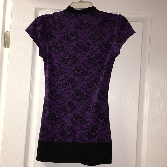 •Tempted• V-Neck Lace Design Top - Picture 3 of 3
